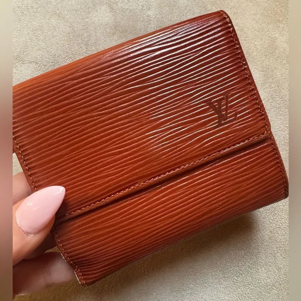 Louis Vuitton Epi Brown Elise Wallet ✨ Vintage ✨ Authentic